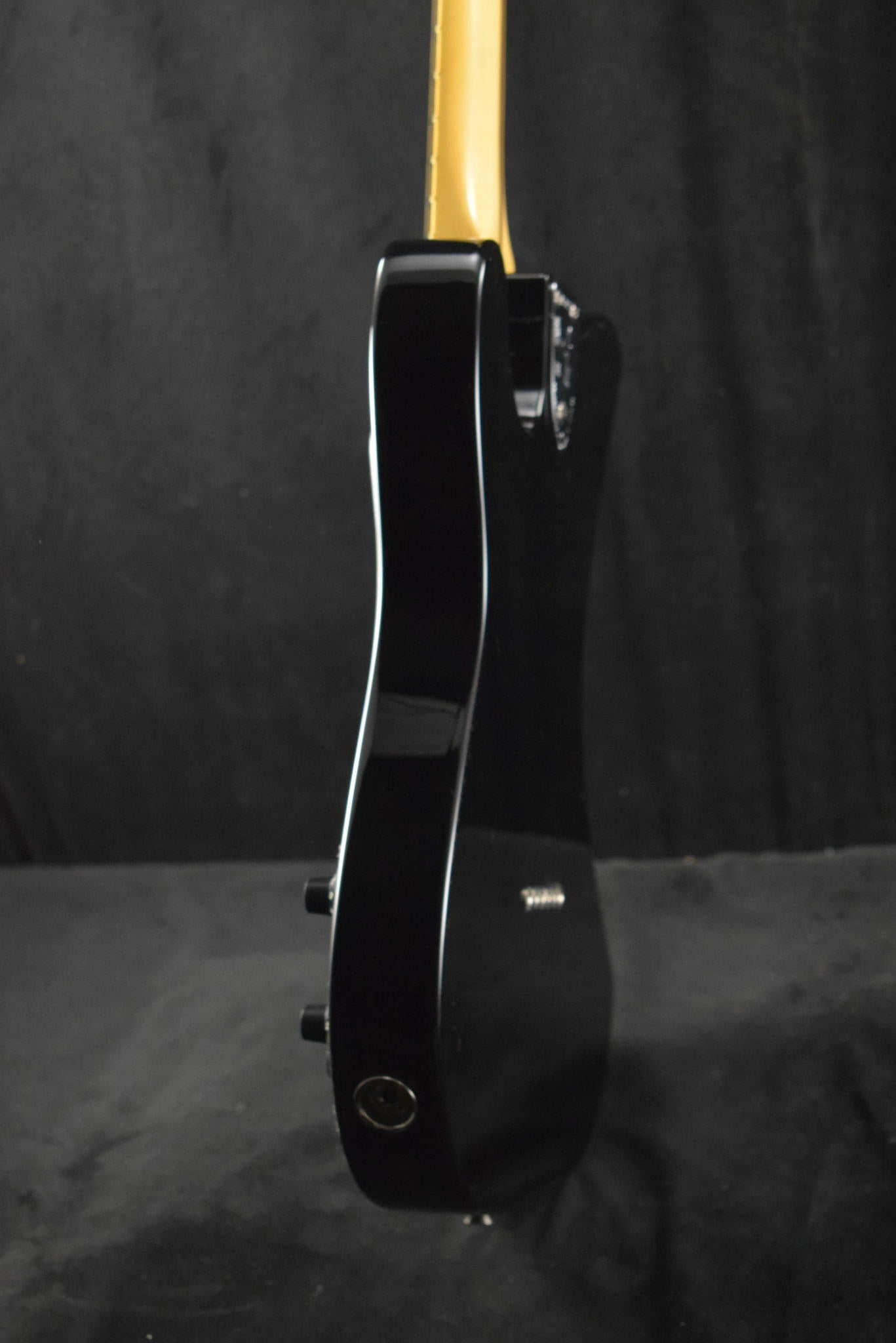 Fender American Vintage II 1975 Telecaster Deluxe Maple Fingerboard Black