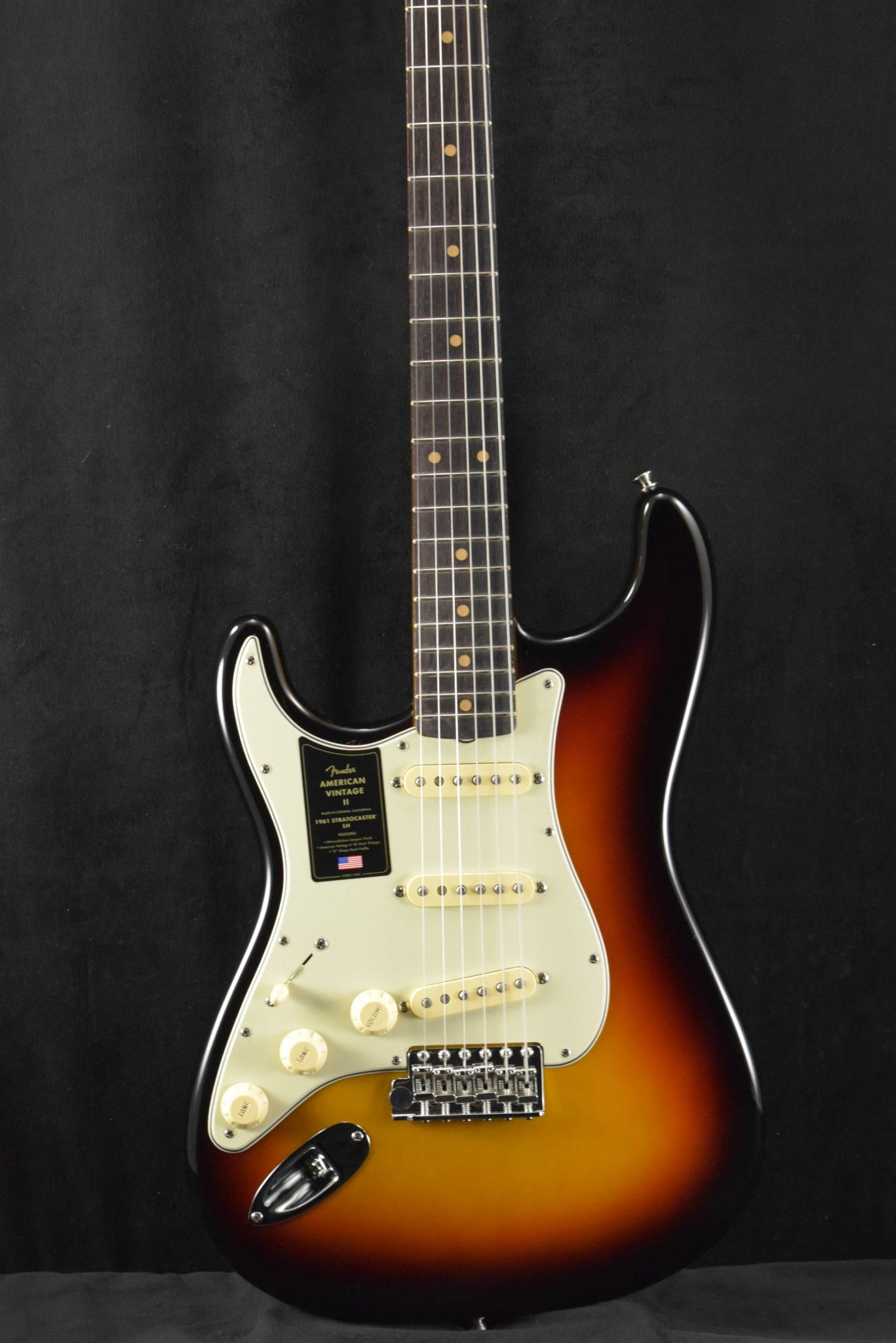 Fender American Vintage II 1961 Stratocaster Left-Hand 3-Color Sunburst Rosewood Fingerboard