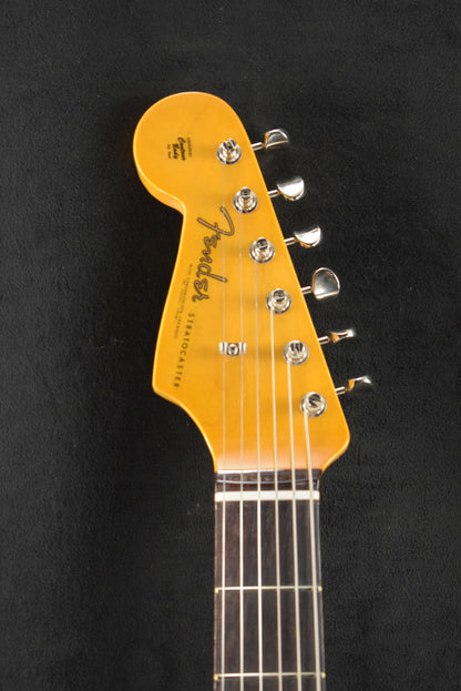 Fender American Vintage II 1961 Stratocaster Left-Hand 3-Color Sunburst Rosewood Fingerboard