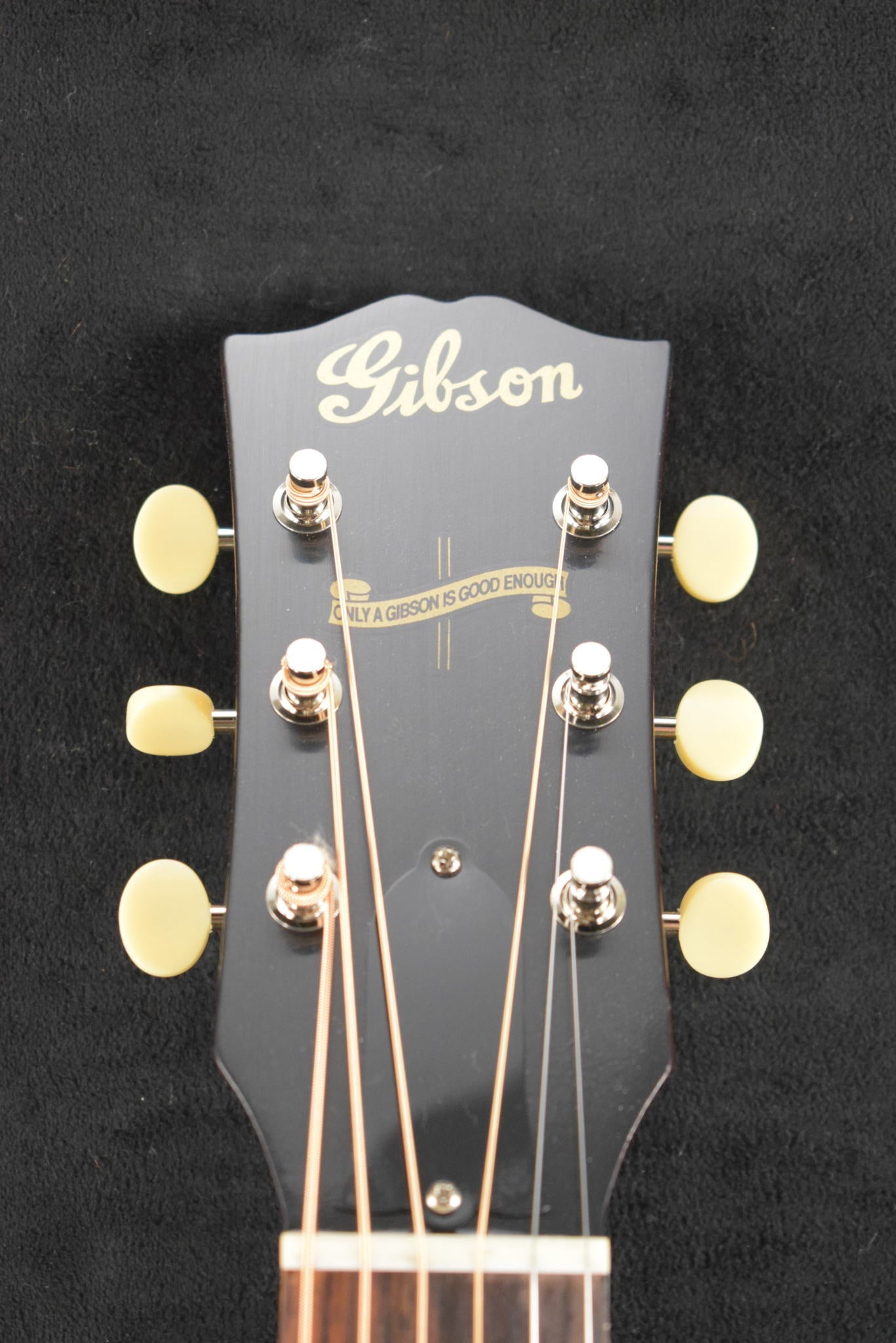 Gibson Custom Shop 1942 Banner J-45 Vintage Sunburst
