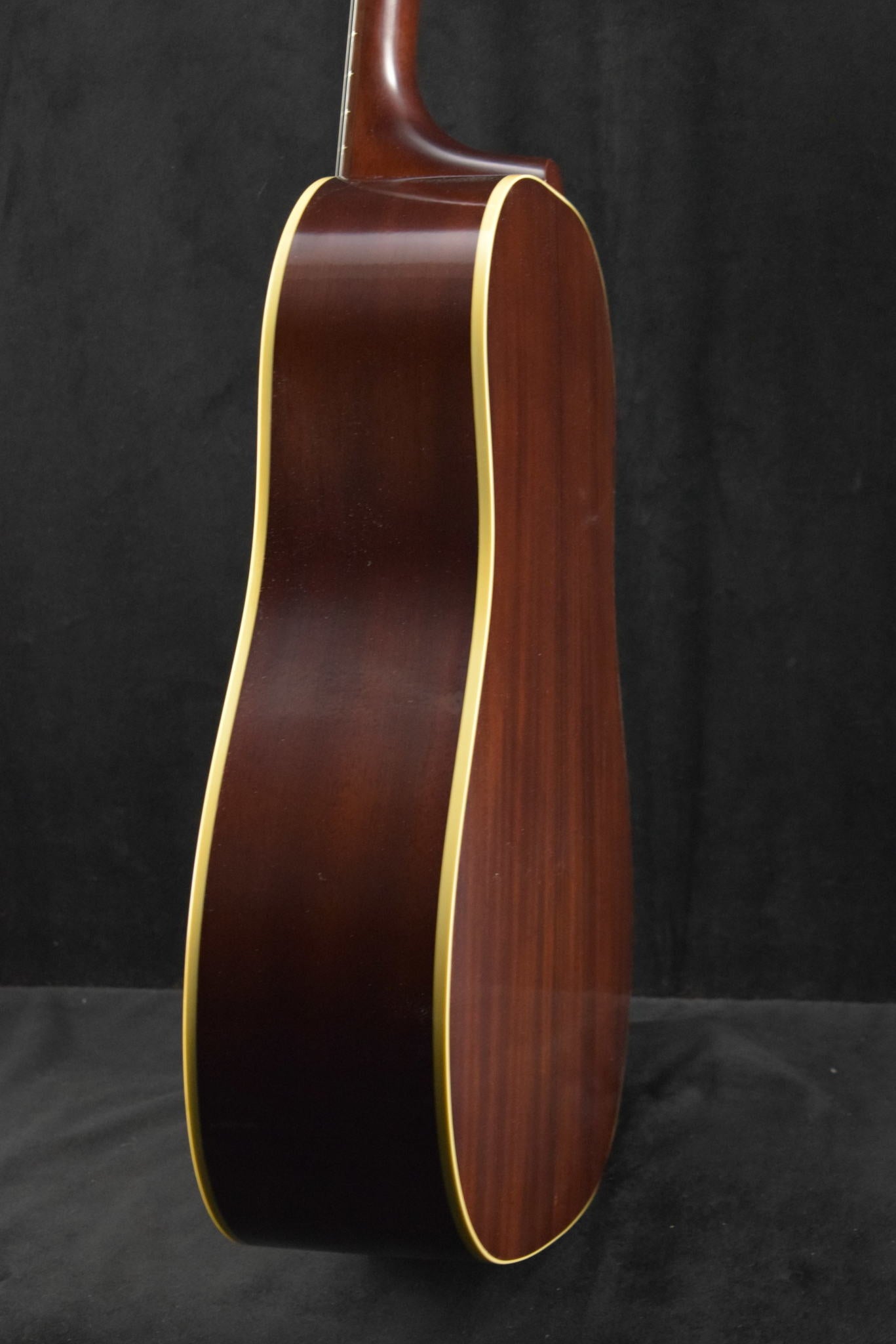 Gibson Custom Shop 1942 Banner J-45 Vintage Sunburst