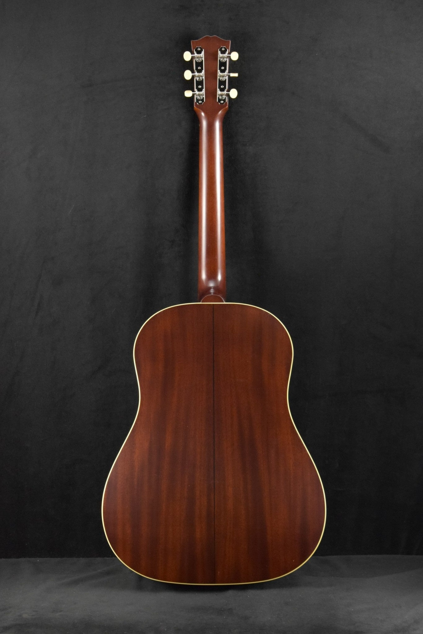 Gibson Custom Shop 1942 Banner J-45 Vintage Sunburst