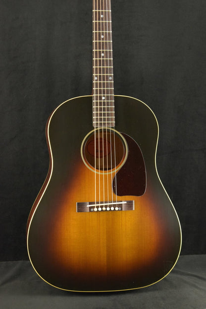 Gibson Custom Shop 1942 Banner J-45 Vintage Sunburst