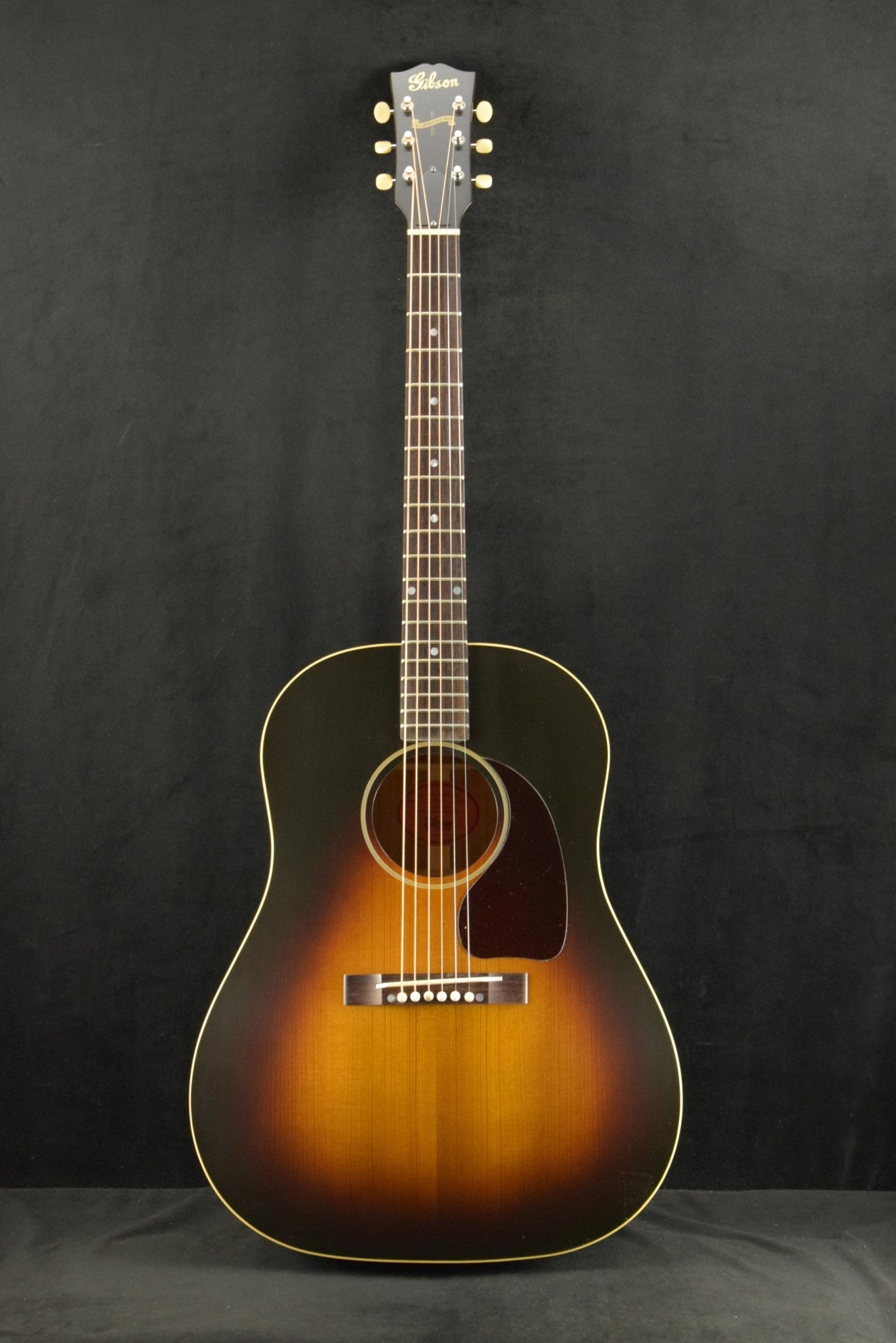 Gibson Custom Shop 1942 Banner J-45 Vintage Sunburst