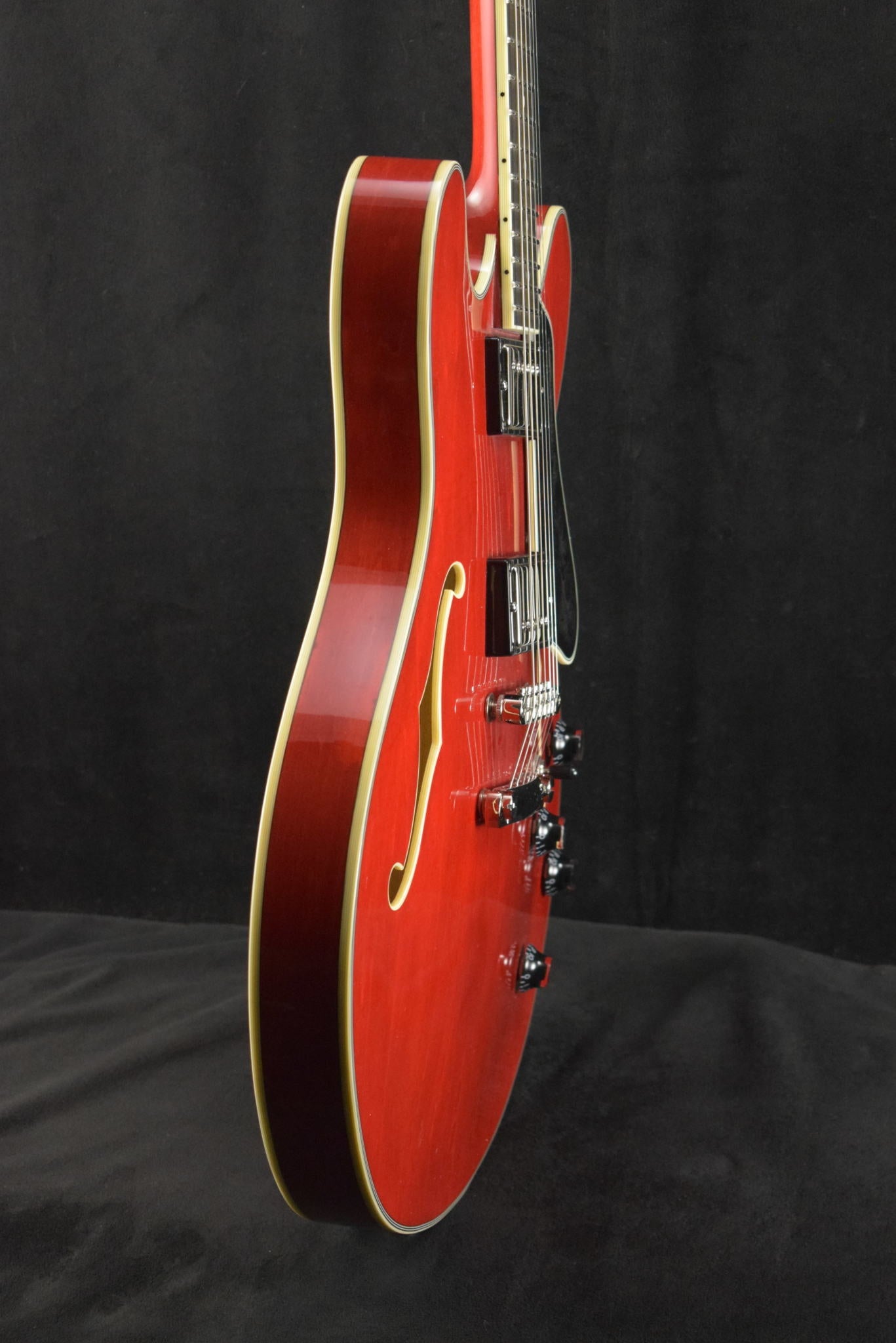 Eastman T386-RD Thinline Kent Armstrong Pickups Red Gloss Finish
