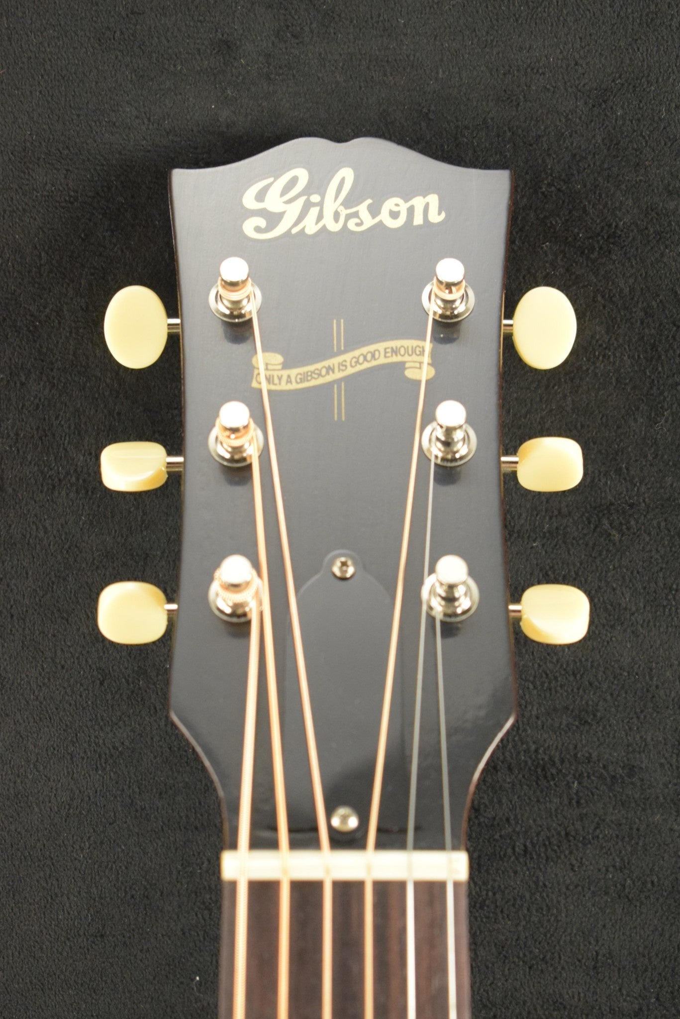 Gibson Custom Shop 1942 Banner J-45 Vintage Sunburst