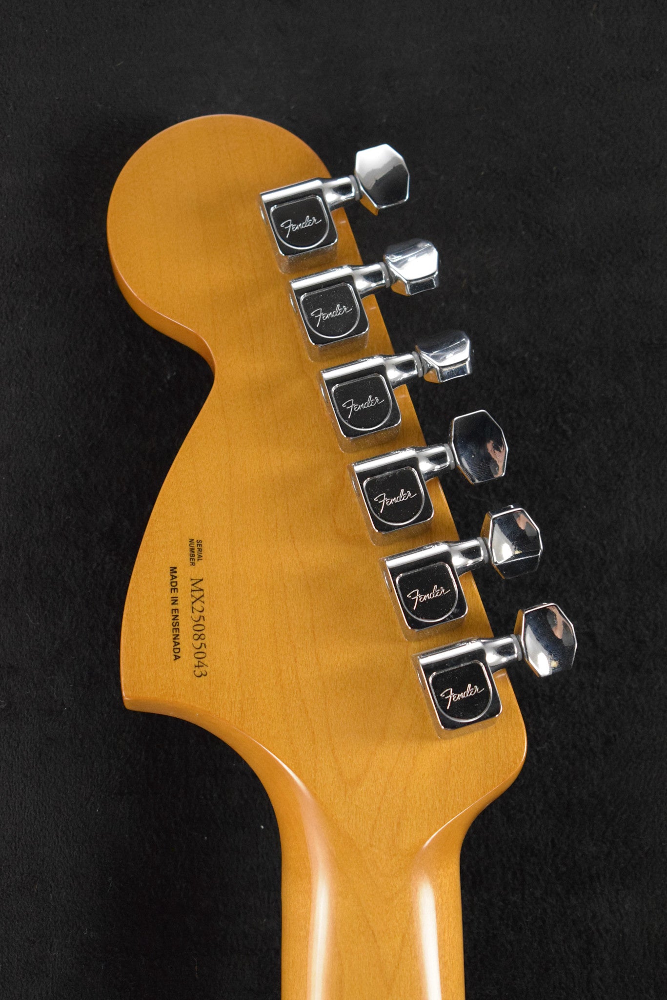 Fender Vintera II '70s Telecaster Deluxe with Tremolo Vintage White Maple Fingerboard