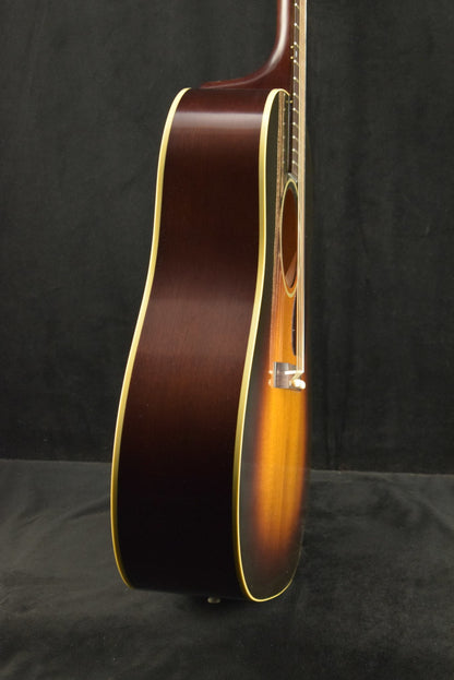 Gibson Custom Shop 1942 Banner J-45 Vintage Sunburst