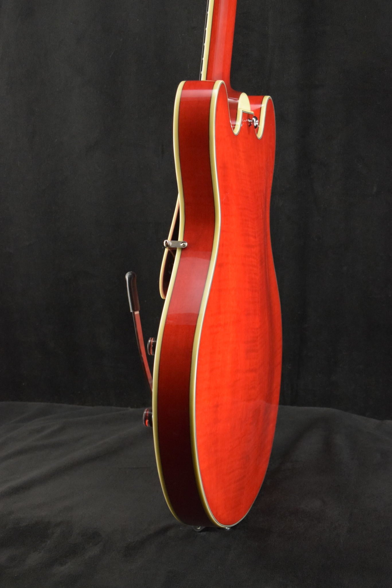 Eastman T486B-RD Thinline Bigsby Red Truetone Gloss