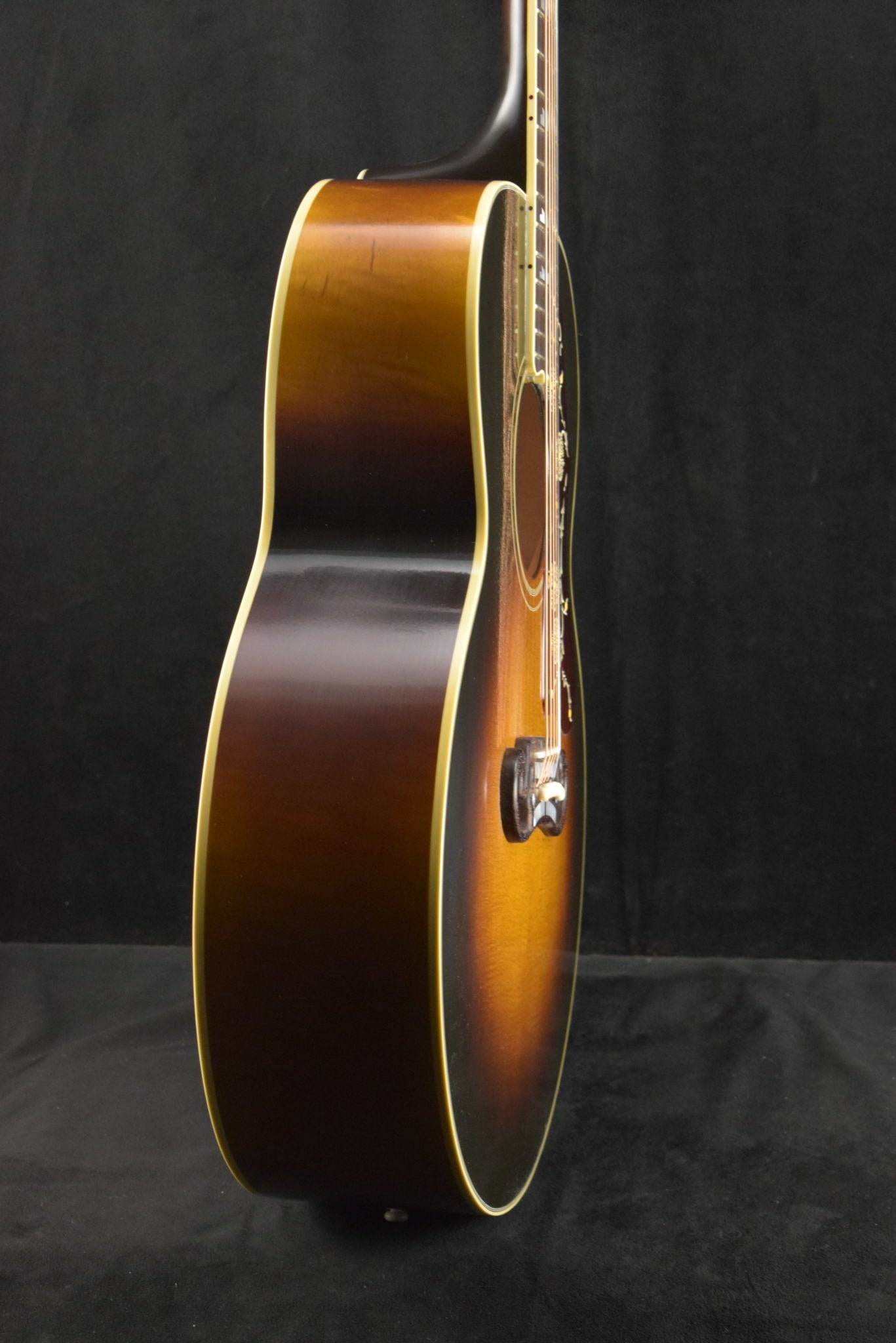 Gibson Custom Shop 1957 SJ-200 Vintage Sunburst