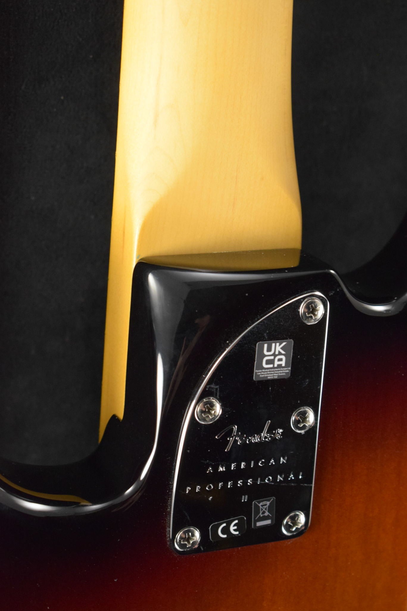 Fender American Professional II Precision Bass 3-Color Sunburst Maple Fingerboard