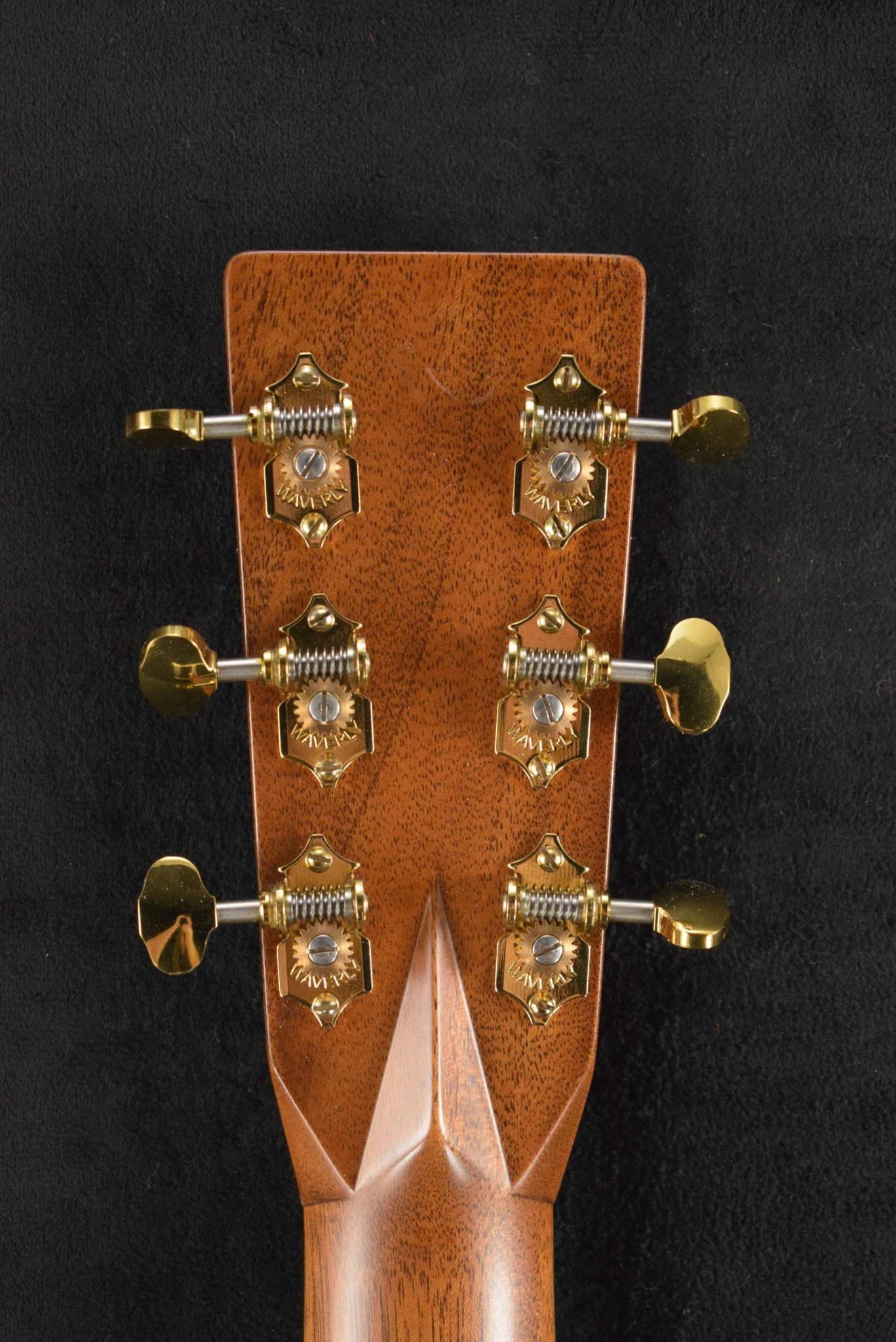 Martin D-28E Modern Deluxe Fishman Aura VT Blend Acoustic-Electric Natural