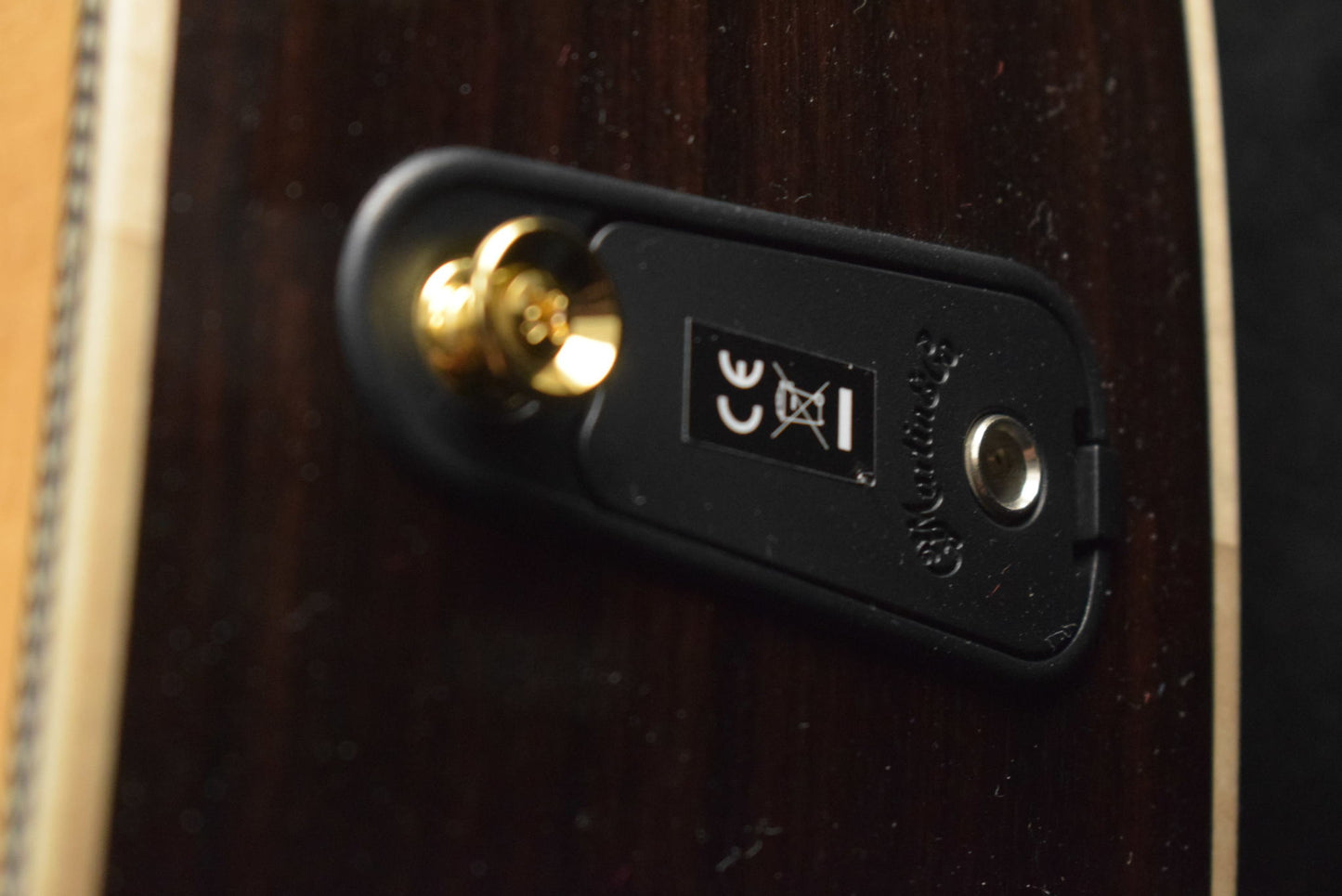 Martin D-28E Modern Deluxe Fishman Aura VT Blend Acoustic-Electric Natural