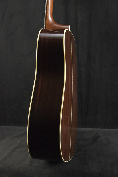 Martin D-28 Ambertone Gloss