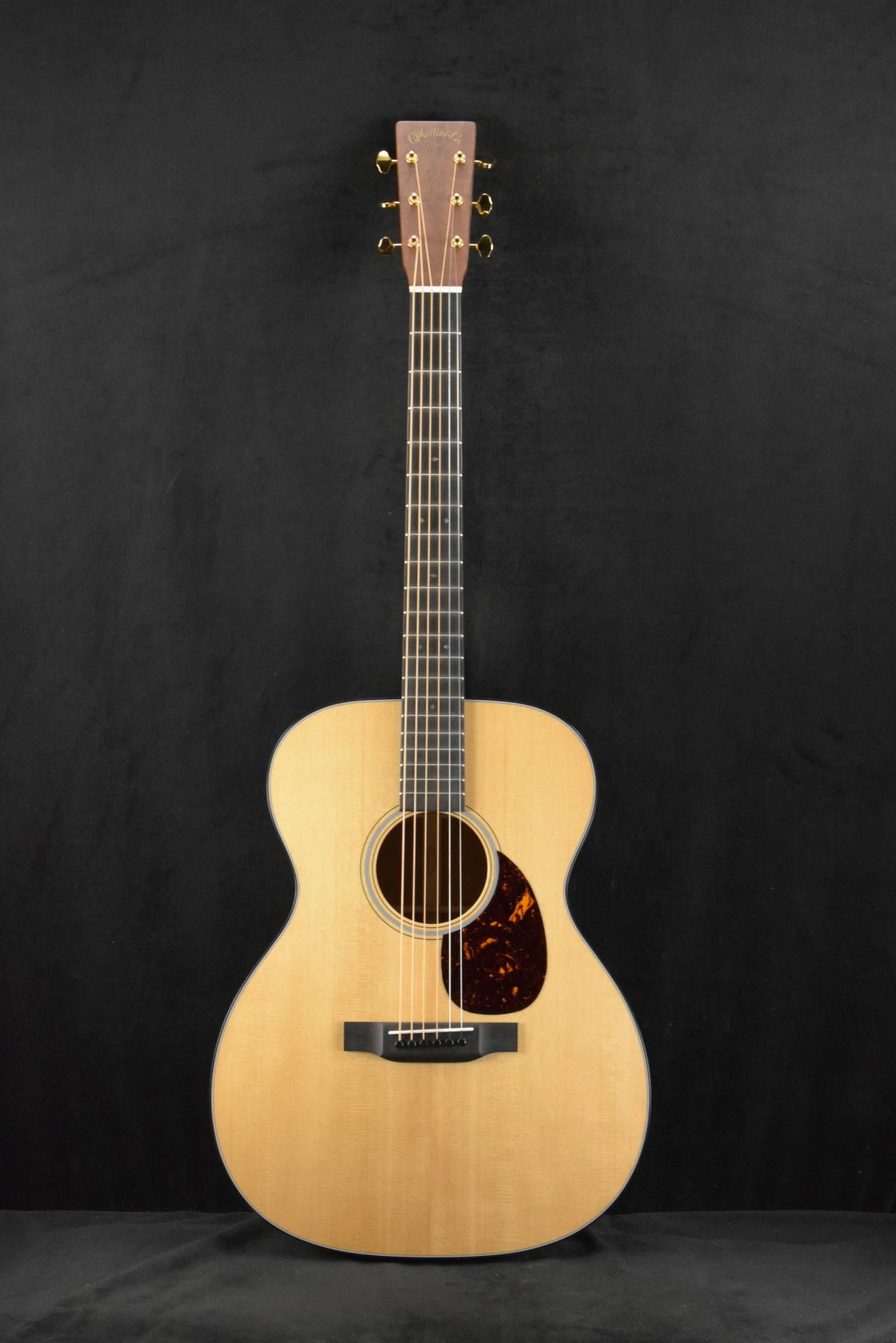 Martin Custom Shop OM Orchestra Model Sitka Spruce VTS Quilted Pommele Sapele Natural