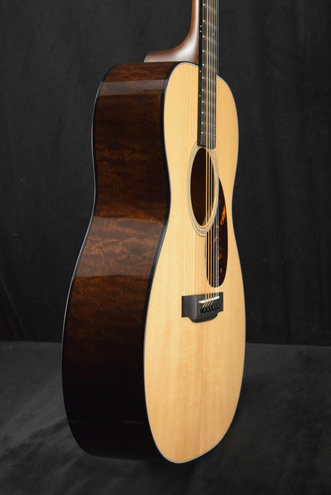 Martin Custom Shop OM Orchestra Model Sitka Spruce VTS Quilted Pommele Sapele Natural