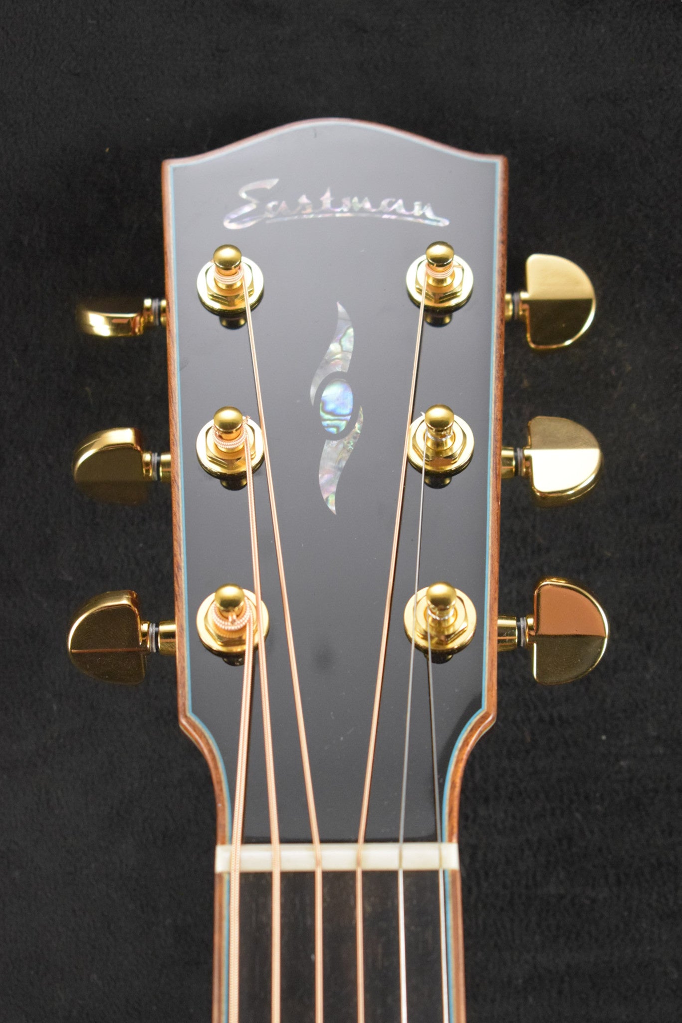 Eastman AC522CE-GB Acoustic Electric Grand Auditorium Goldburst Truetone Gloss