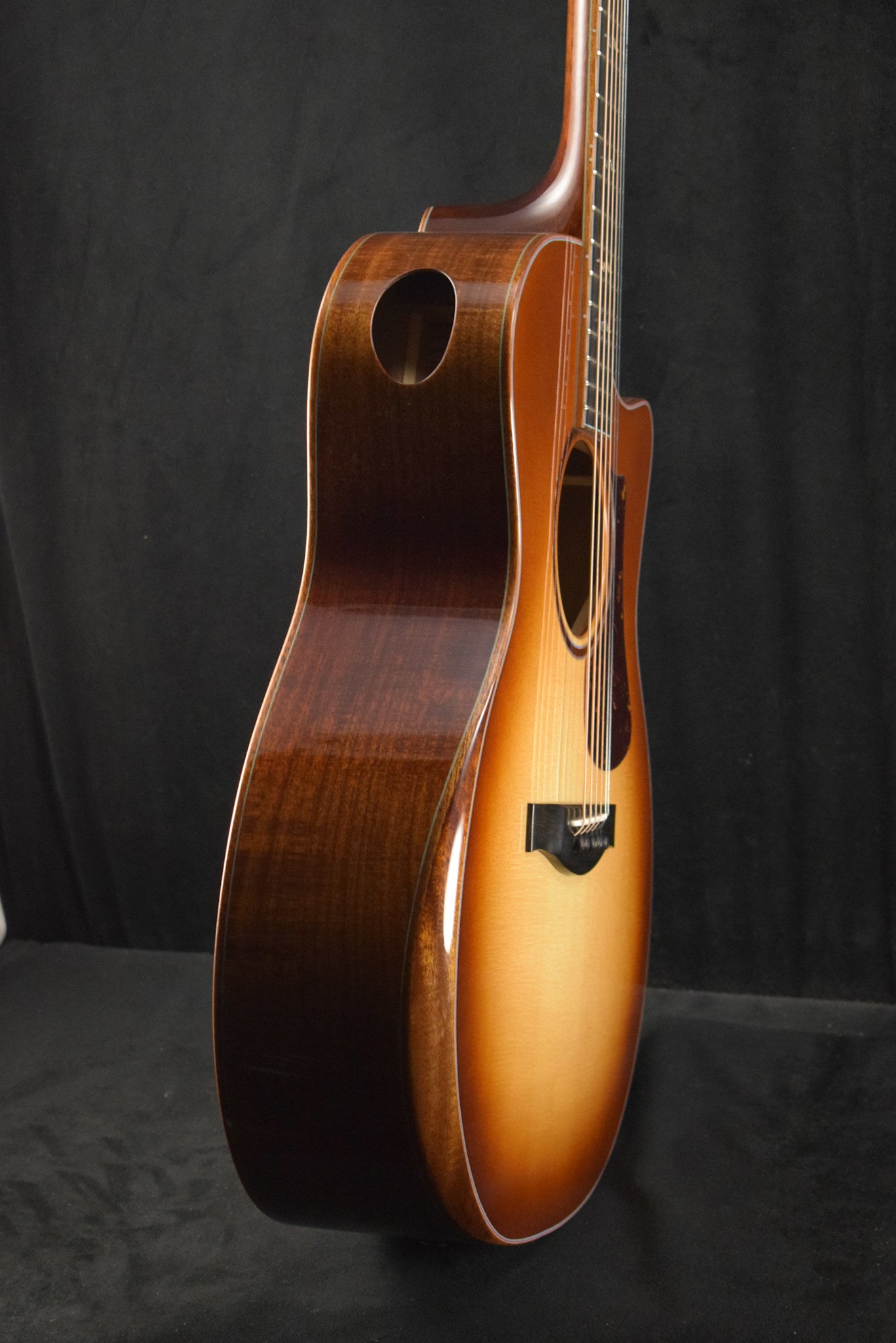 Eastman AC522CE-GB Acoustic Electric Grand Auditorium Goldburst Truetone Gloss