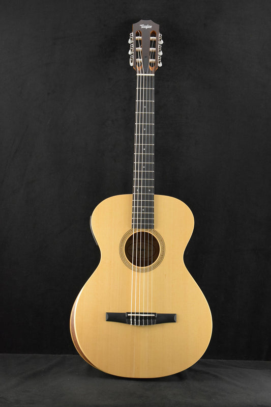Taylor Academy 12e-N Nylon-String Acoustic-Electric Natural