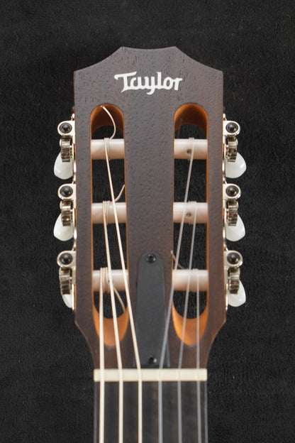 Taylor Academy 12e-N Nylon-String Acoustic-Electric Natural
