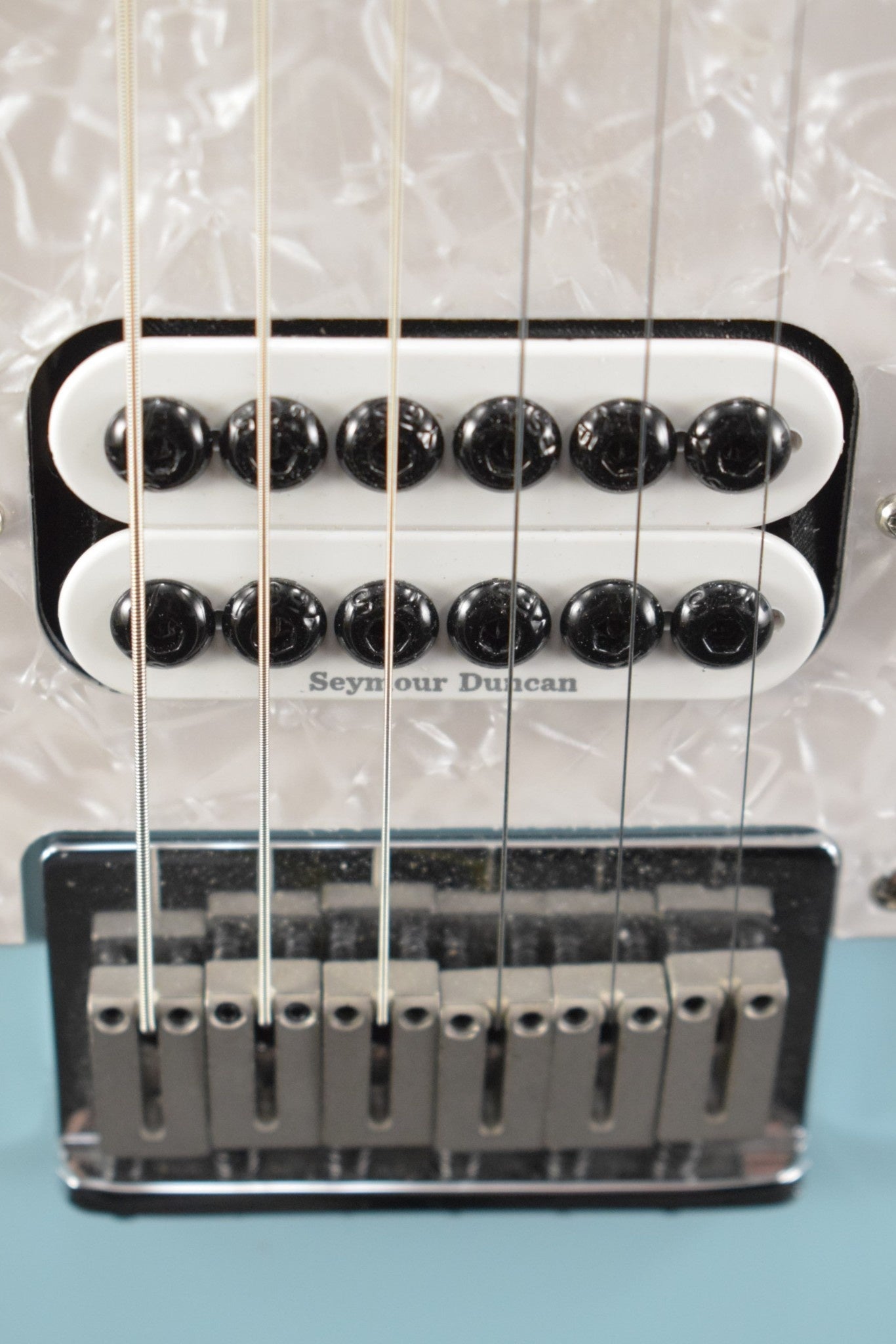 Fender Tom DeLonge Stratocaster Rosewood Fingerboard Daphne Blue