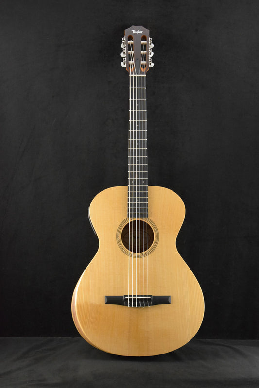 Taylor Academy 12e-N Nylon-String Acoustic-Electric Natural