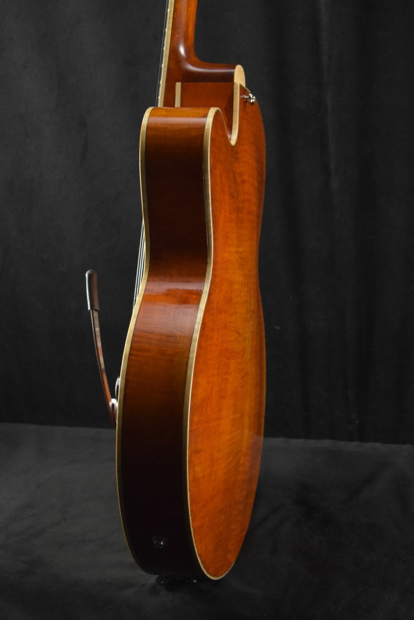 Eastman T58/V-AMB Bigsby Archtop Antique Amber Varnish Finish