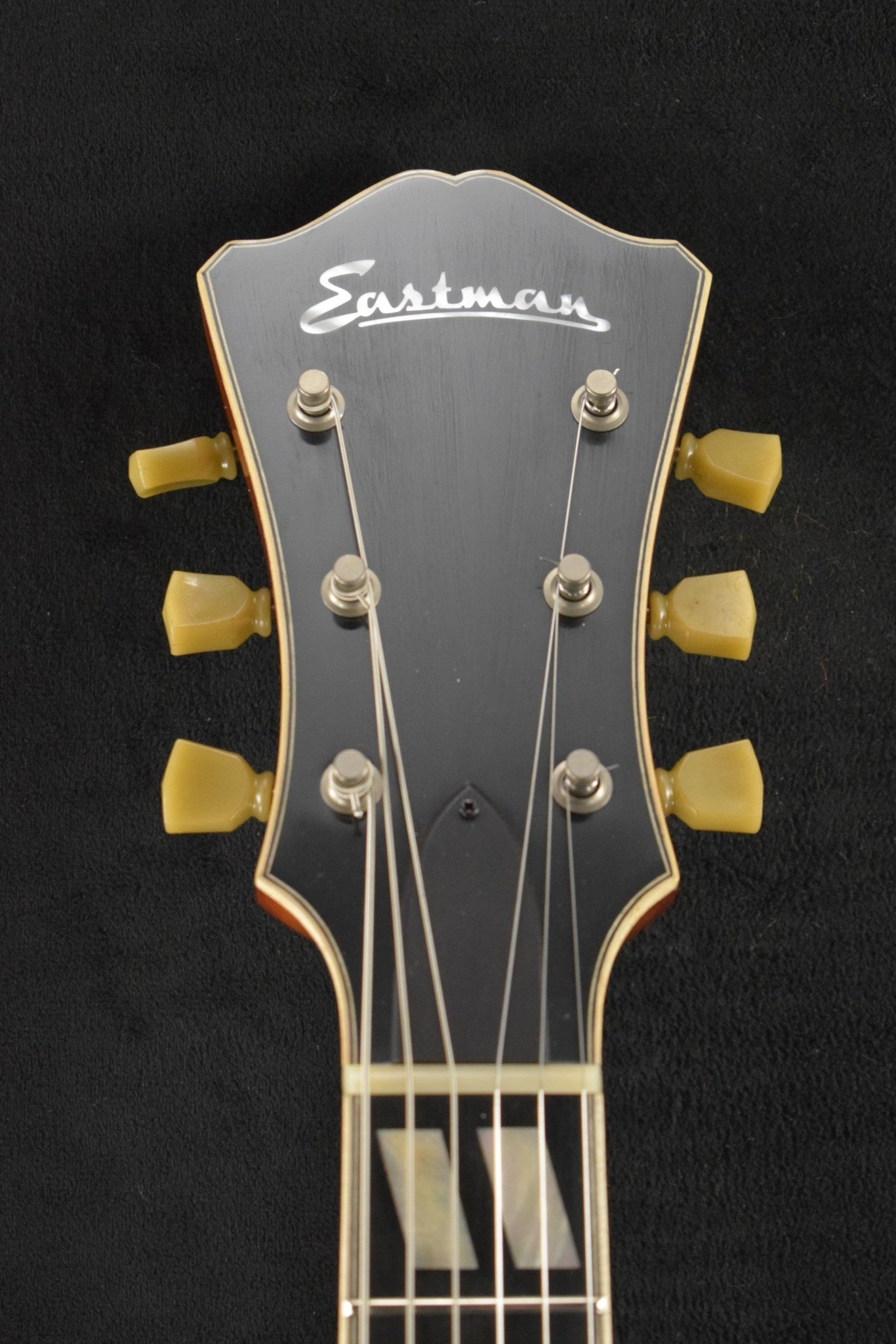 Eastman T58/V-AMB Bigsby Archtop Antique Amber Varnish Finish