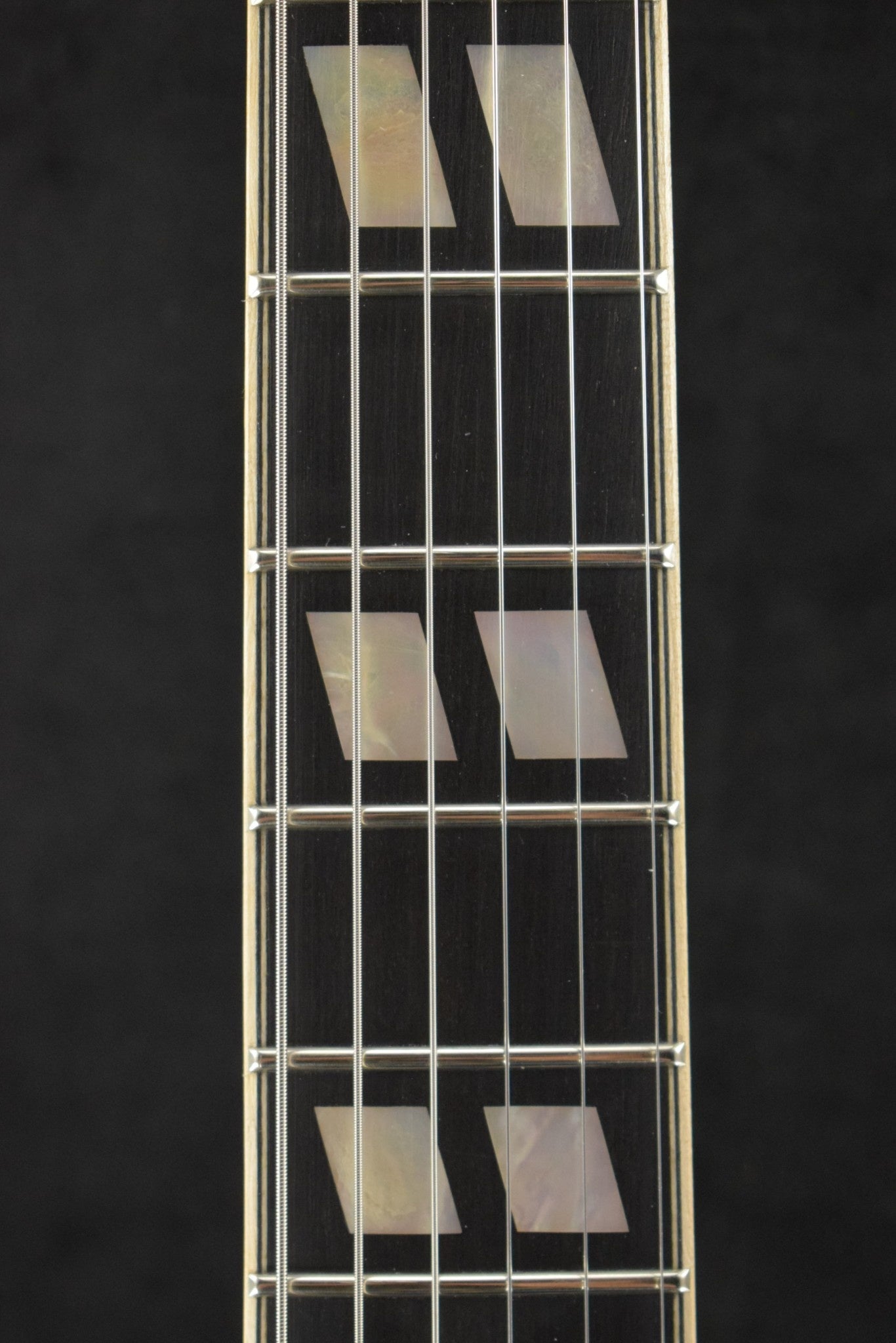 Eastman T58/V-AMB Bigsby Archtop Antique Amber Varnish Finish