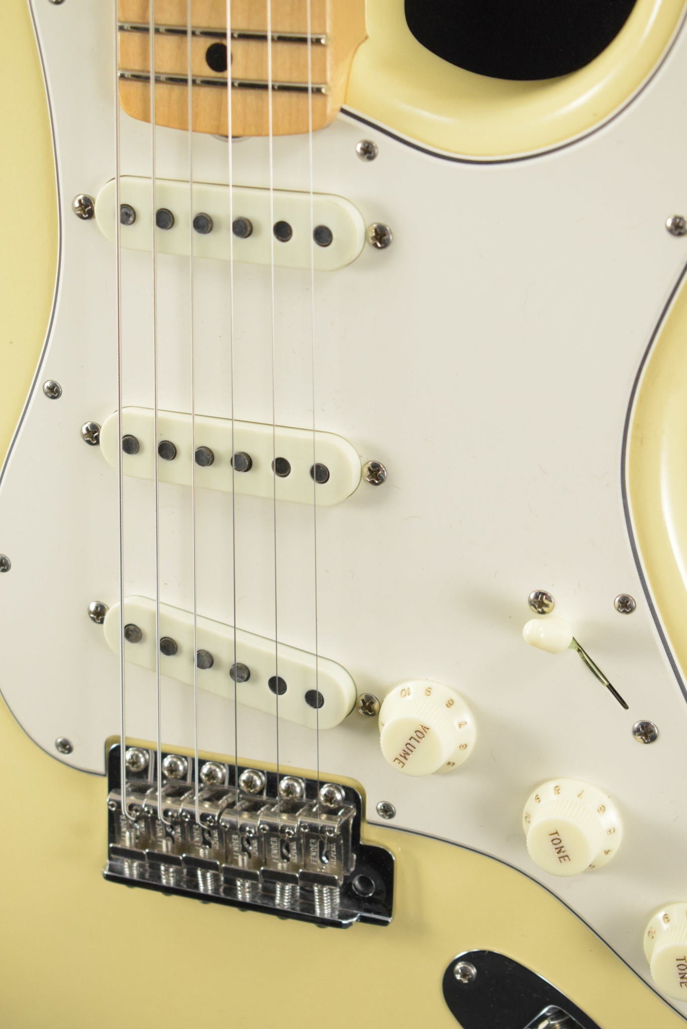 Fender Custom Shop '68 Stratocaster DLX Closet Classic - Aged Vintage White