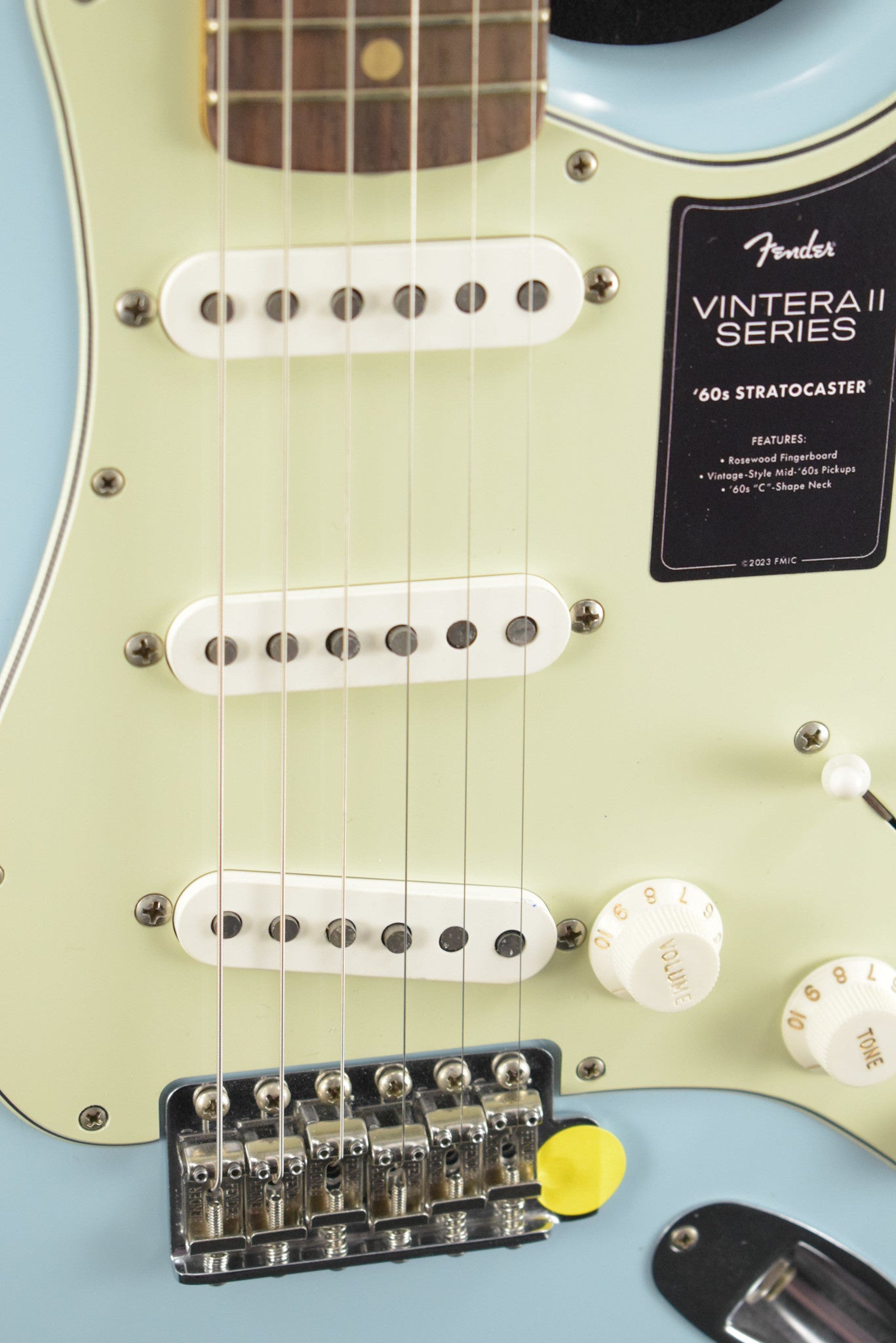 Fender Limited Edition Vintera II Road Worn '60s Stratocaster Sonic Blue Rosewood Fingerboard