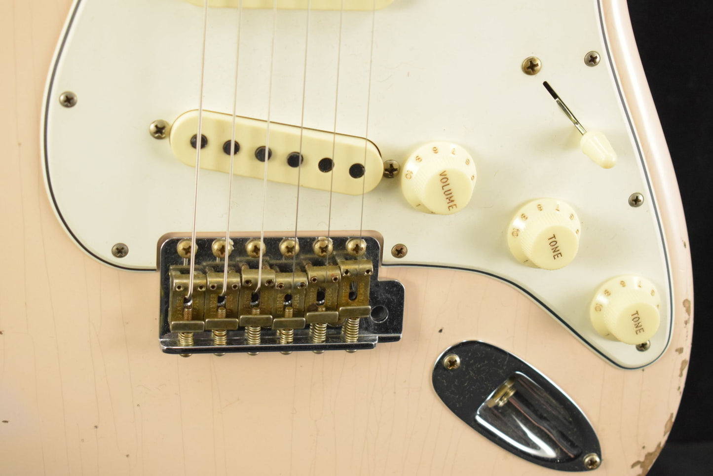 Fender Limited Edition '64 Stratocaster Relic - Super Faded Aged Shell Pink
