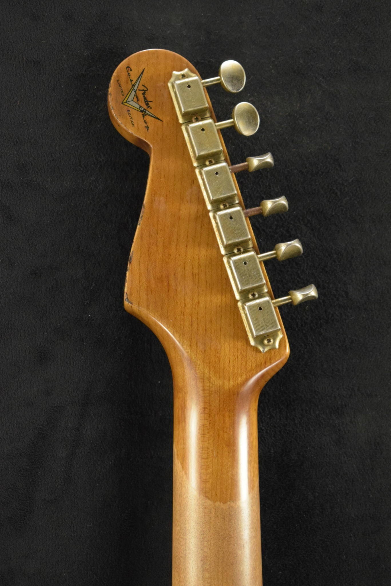 Fender Limited Edition '64 Stratocaster Relic - Super Faded Aged Shell Pink