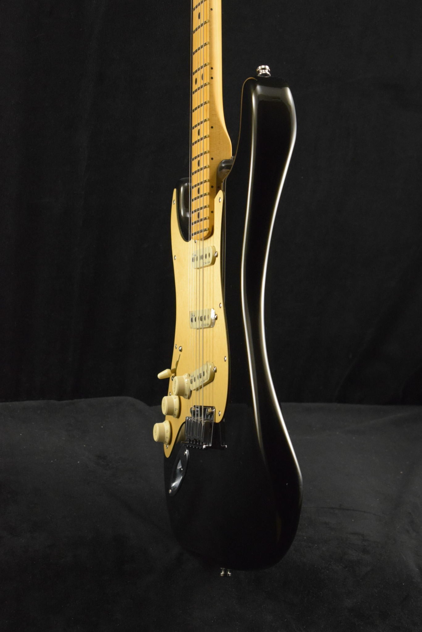 Fender American Ultra Stratocaster Left-Hand Maple Fingerboard Texas Tea