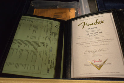 Fender Limited Edition '64 Stratocaster Relic - Super Faded Aged Shell Pink