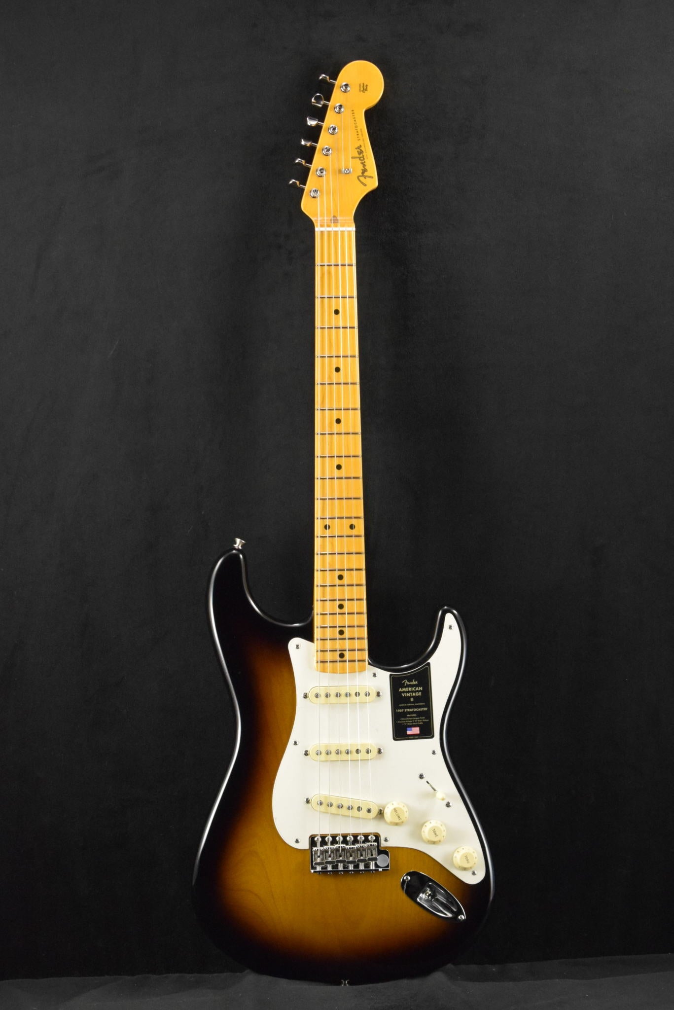 Fender American Vintage II 1957 Stratocaster 2-Color Sunburst Maple Fingerboard