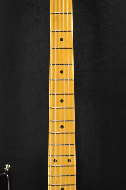 Fender American Vintage II 1957 Stratocaster 2-Color Sunburst Maple Fingerboard