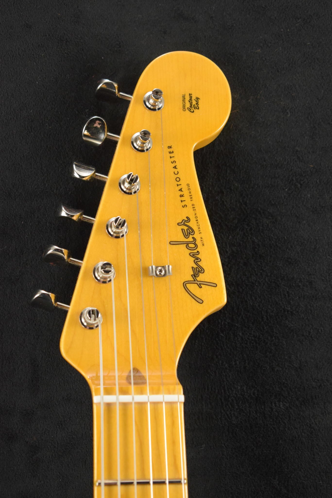 Fender American Vintage II 1957 Stratocaster 2-Color Sunburst Maple Fingerboard