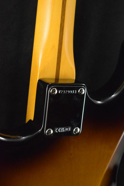 Fender American Vintage II 1957 Stratocaster 2-Color Sunburst Maple Fingerboard