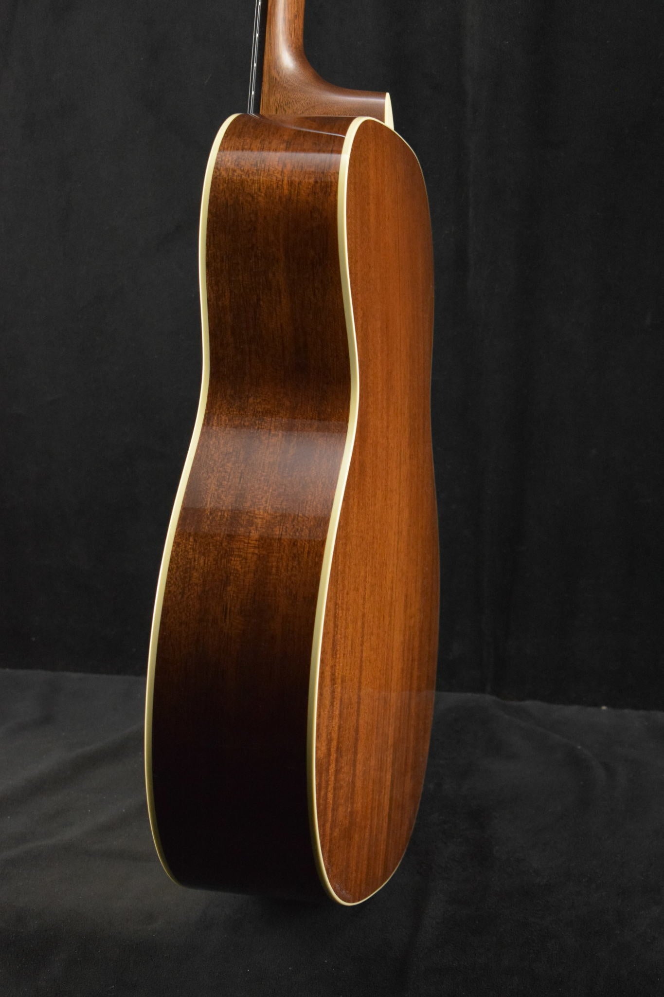 Martin Custom Shop 000/OM Auditorium Mahogany Adirondack Spruce VTS Natural