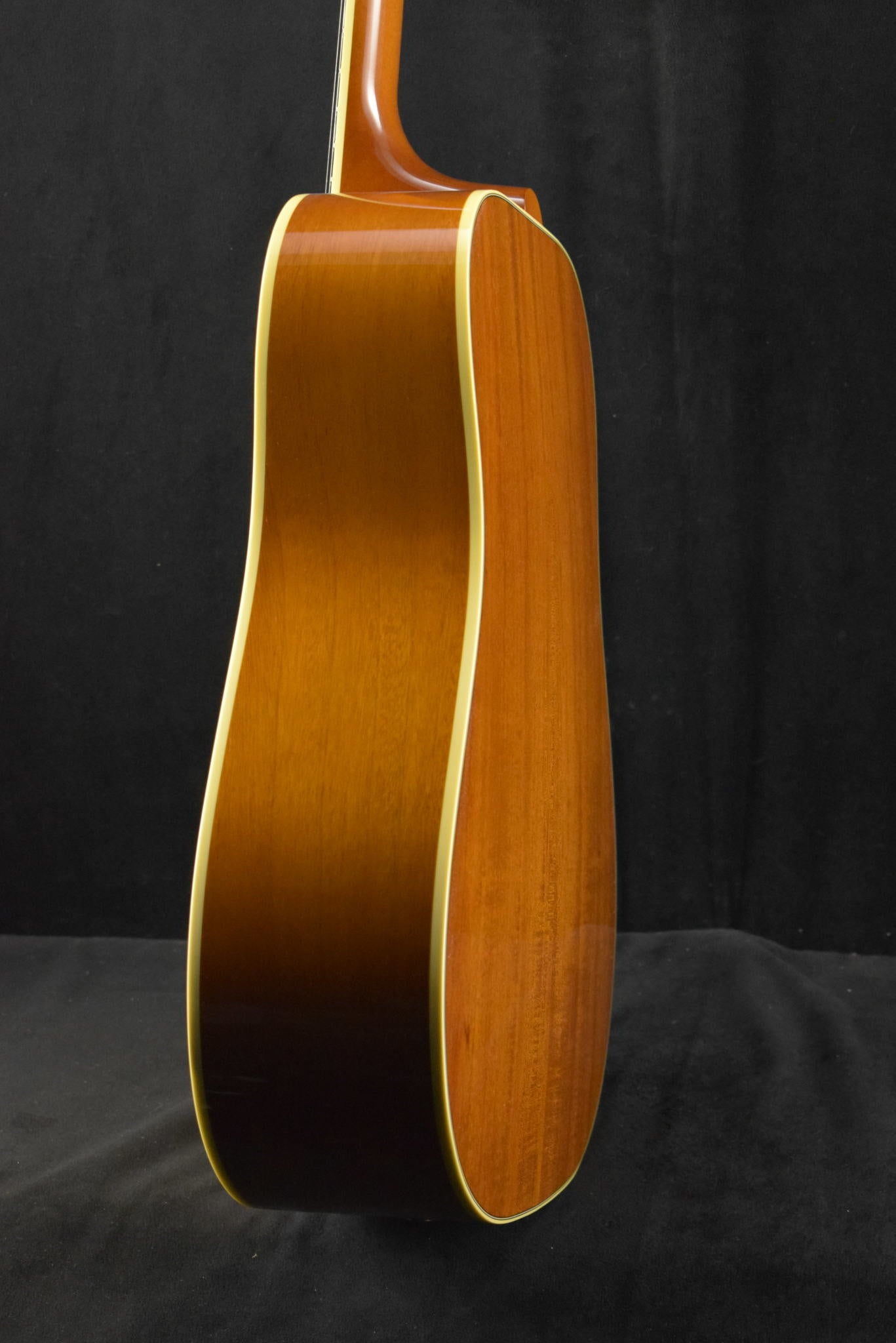 Gibson Hummingbird Original Heritage Cherry Sunburst