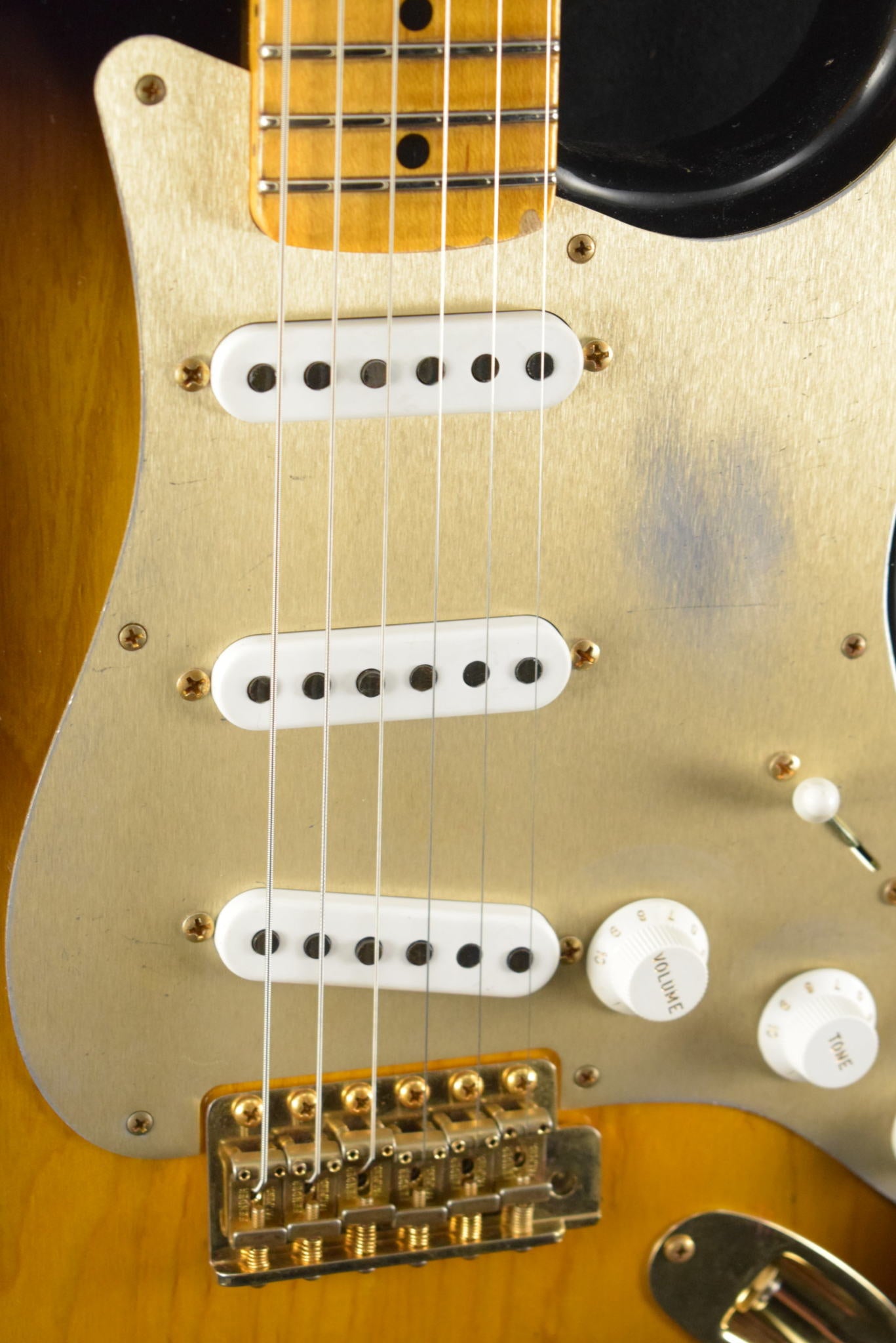 Fender Custom Shop '55 Stratocaster Relic Wide Fade 2-Color Sunburst Gold HW