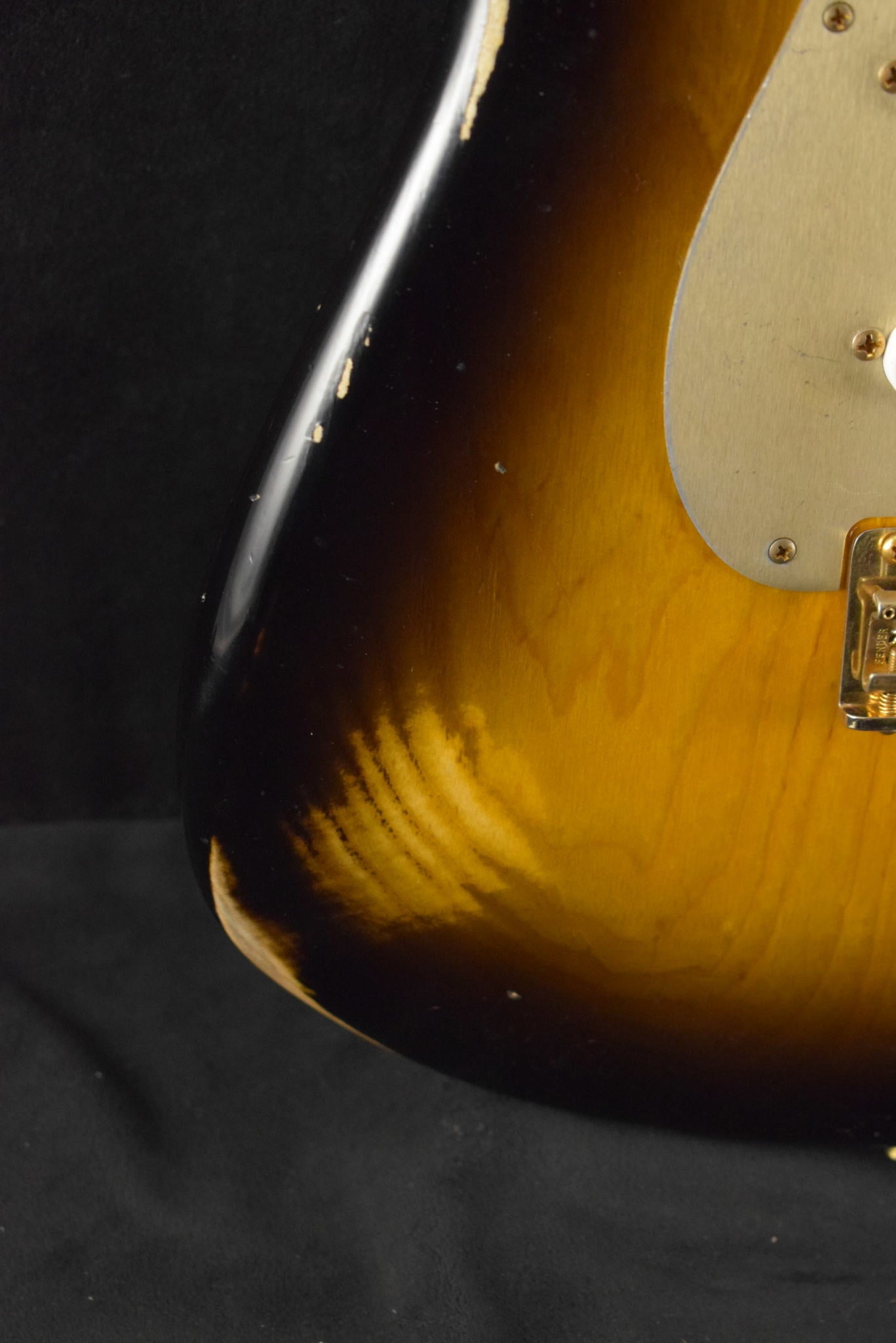 Fender Custom Shop '55 Stratocaster Relic Wide Fade 2-Color Sunburst Gold HW