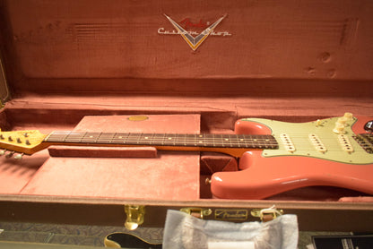 Fender Limited Edition '60 Stratocaster Relic - Faded Aged Tahitian Coral 3A Rosewood Fingerboard