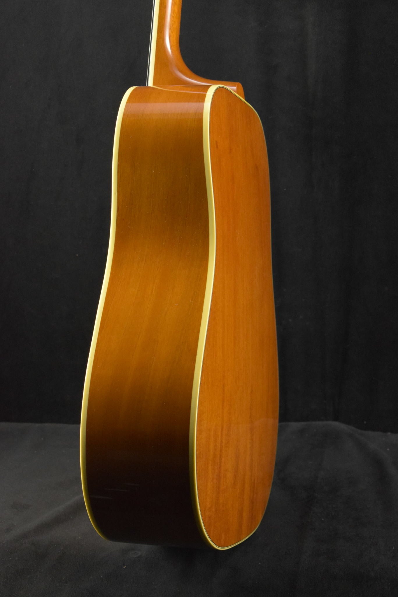 Gibson Hummingbird Original Heritage Cherry Sunburst