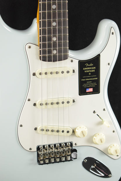 Fender American Vintage II 1965 Stratocaster Sonic Blue Round-Lam Rosewood Fingerboard