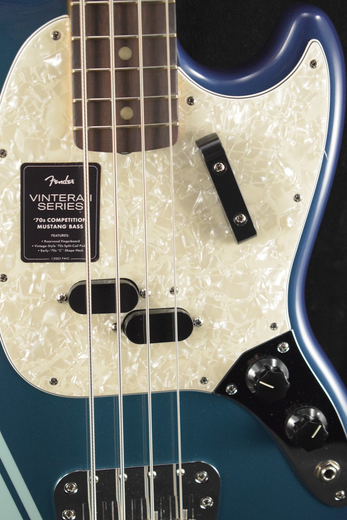 Fender Vintera II '70s Competition Mustang Bass Competition Burgundy Rosewood Fingerboard