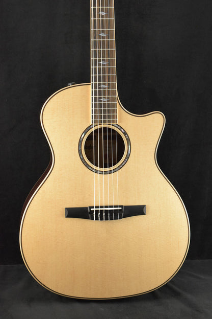 Taylor 814ce-N Nylon-String