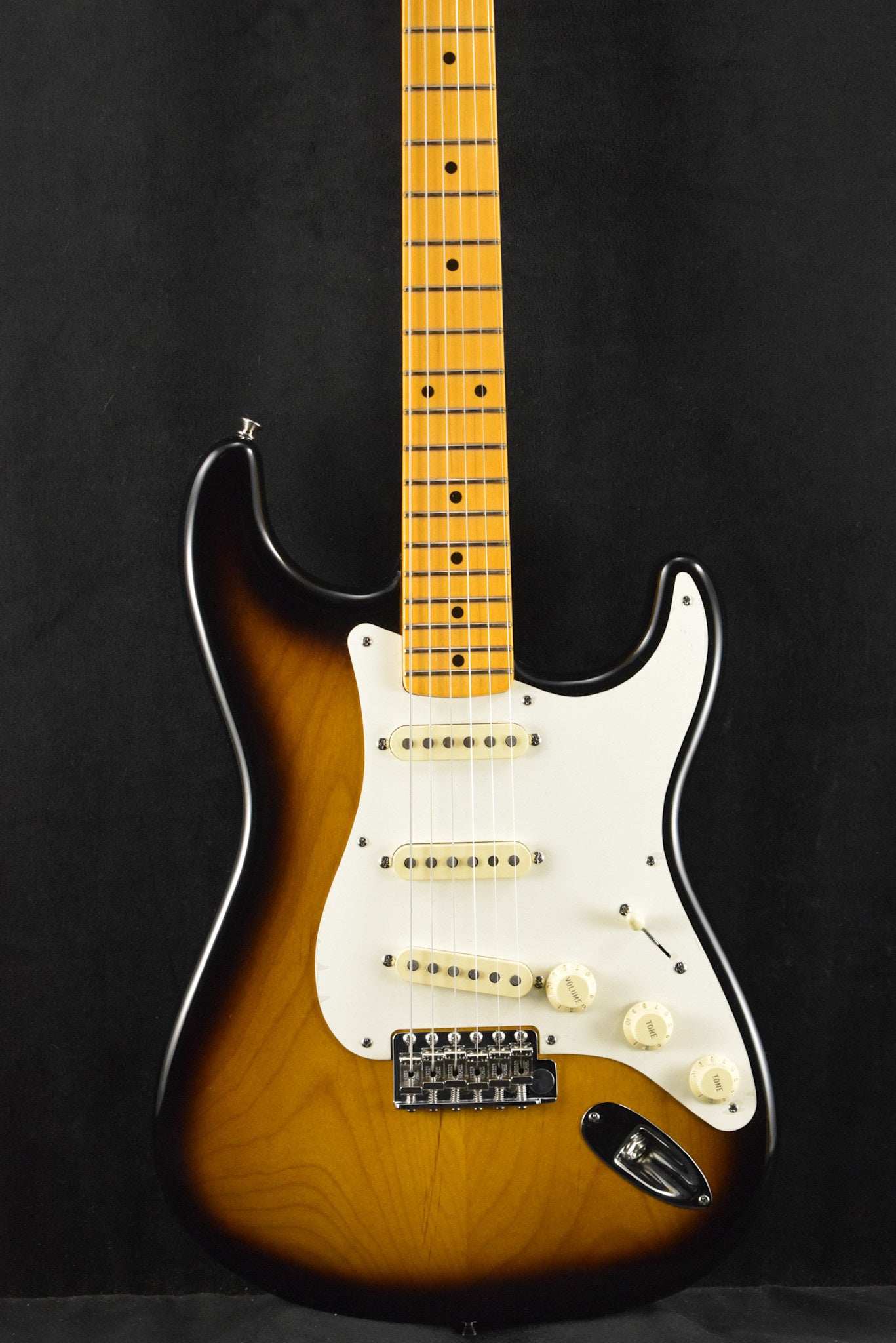 Fender Eric Johnson Stratocaster 2-Color Sunburst Maple Fingerboard