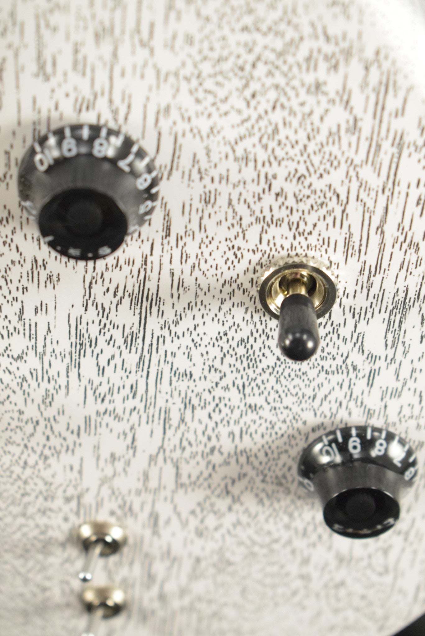 Tom Anderson Wolfhound Satin Organic Grain White with Black